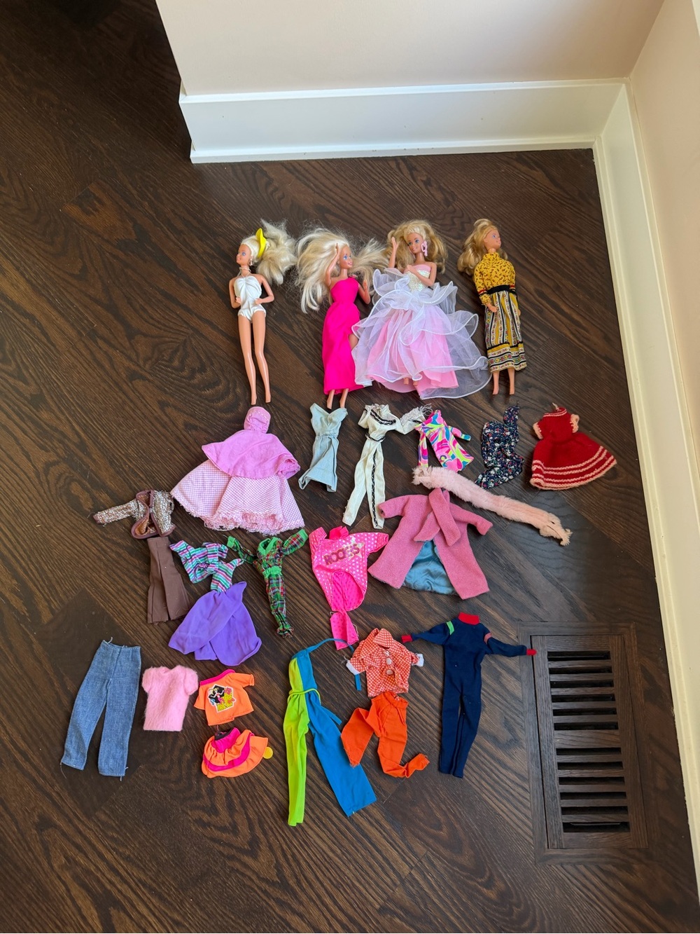 Lot of vintage Barbie clothes/ Barbies